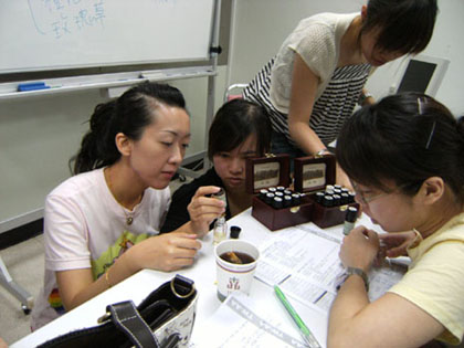 台北醫學院附設醫院外科加護病房，舉辦醫護人員護理芳療訓練課程2008年9月份