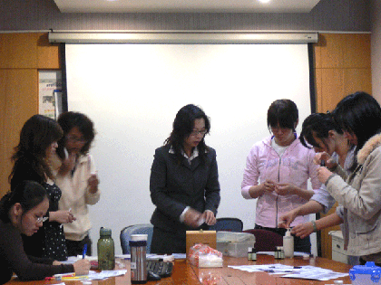 台大醫院公館分院的呼吸照護科及綜合內科，舉辦醫護人員護理芳療訓練課程2008年6月份