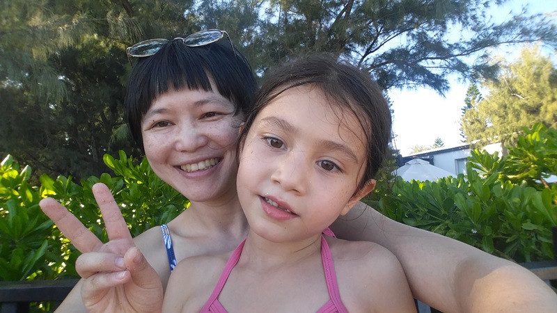 文真與她的寶貝女兒  聽聽芳香 TWAA台灣芳療協會  圖片來源：受訪者提供
