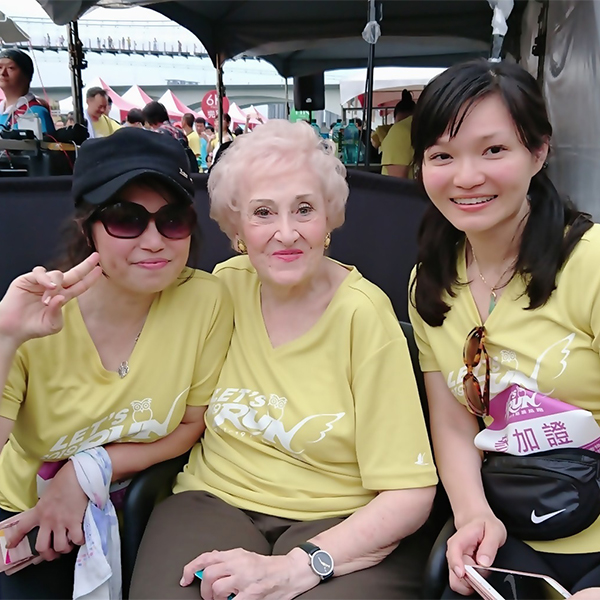 芳療好朋友~~ 紋如跟Sandra一起學芳療、運動、做公益  TWAA台灣芳療協會  圖片來源：受訪者提供