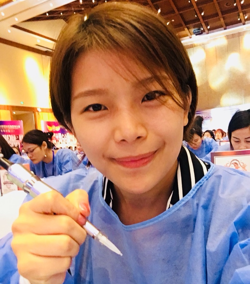 努力精進醫美技術的怡慧   聽聽芳香 TWAA台灣芳療協會 圖片來源：受訪者提供